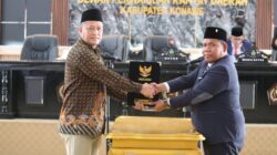 DPRD  Konawe dan Pemda  Tandatangani Nota Kesepahaman Raperda Laporan Pertanggungjawaban APBD Tahun 2024