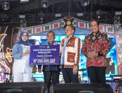 Wujud Kepedulian Pendidikan, Bank Sultra Serahkan CSR Rp250 Juta di Puncak HUT Konawe ke-66