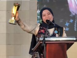 Raih Penghargaan, Ketua TP PKK Konawe Hj. Hania Dedikasikan Piala untuk Tim: ‘Sosok Bupati Yusran Akbar, Selalu Dukung Program’